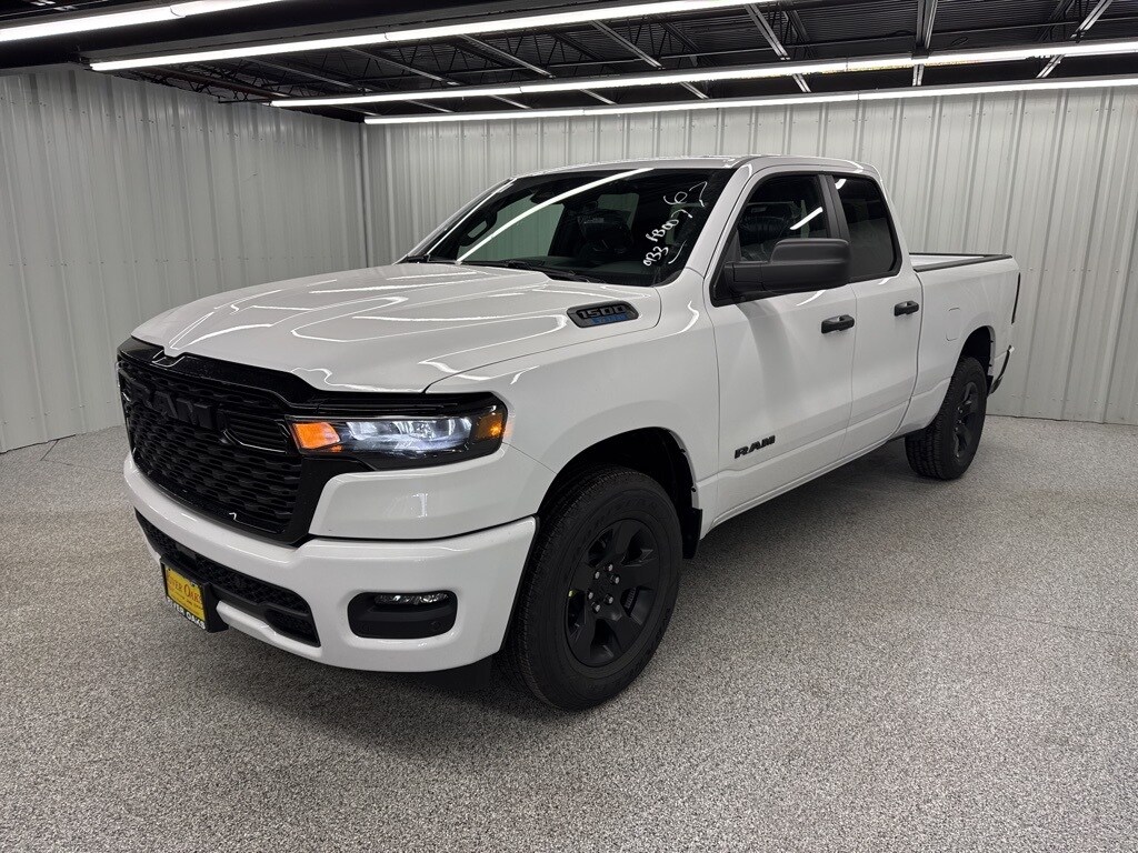 2025 Ram 1500 Tradesman photo 3