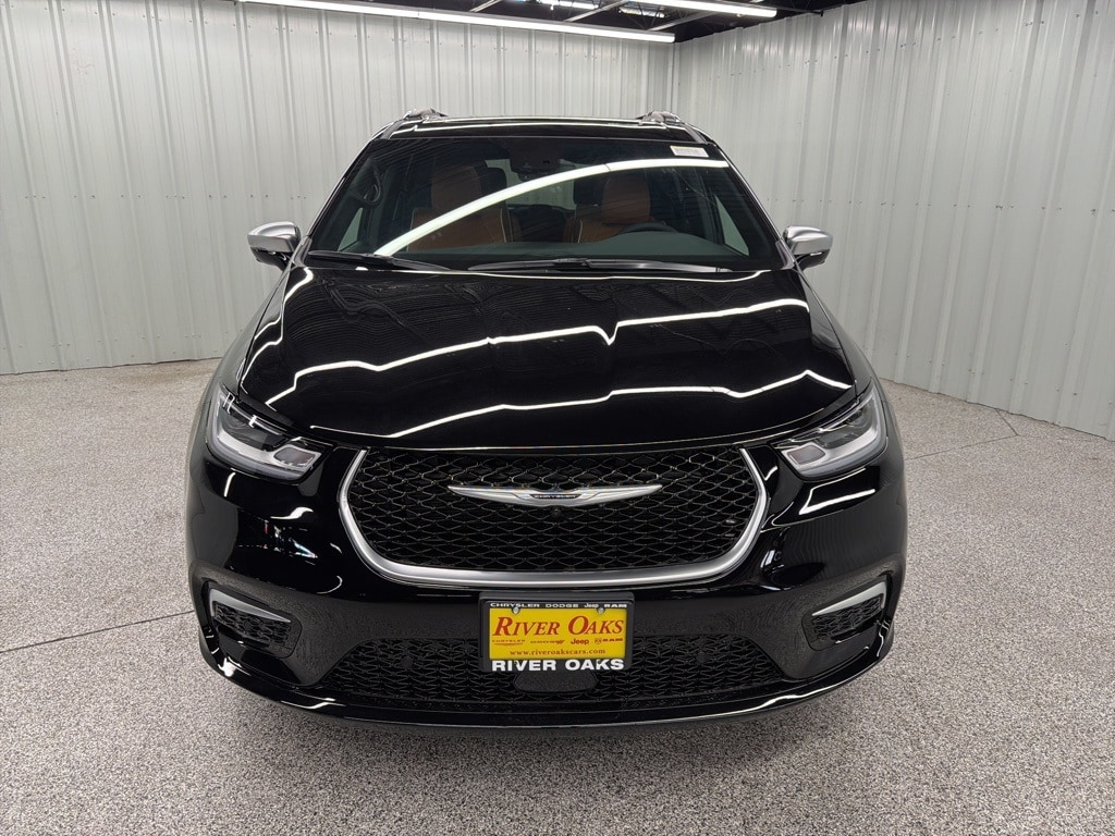 New 2026 Chrysler Pacifica PINNACLE Passenger Van