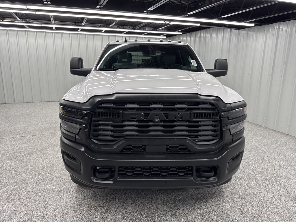 New 2025 Ram 3500 Chassis Cab 3500 TRADESMAN CREW CAB CHASSIS 4X4 60' CA Pickup