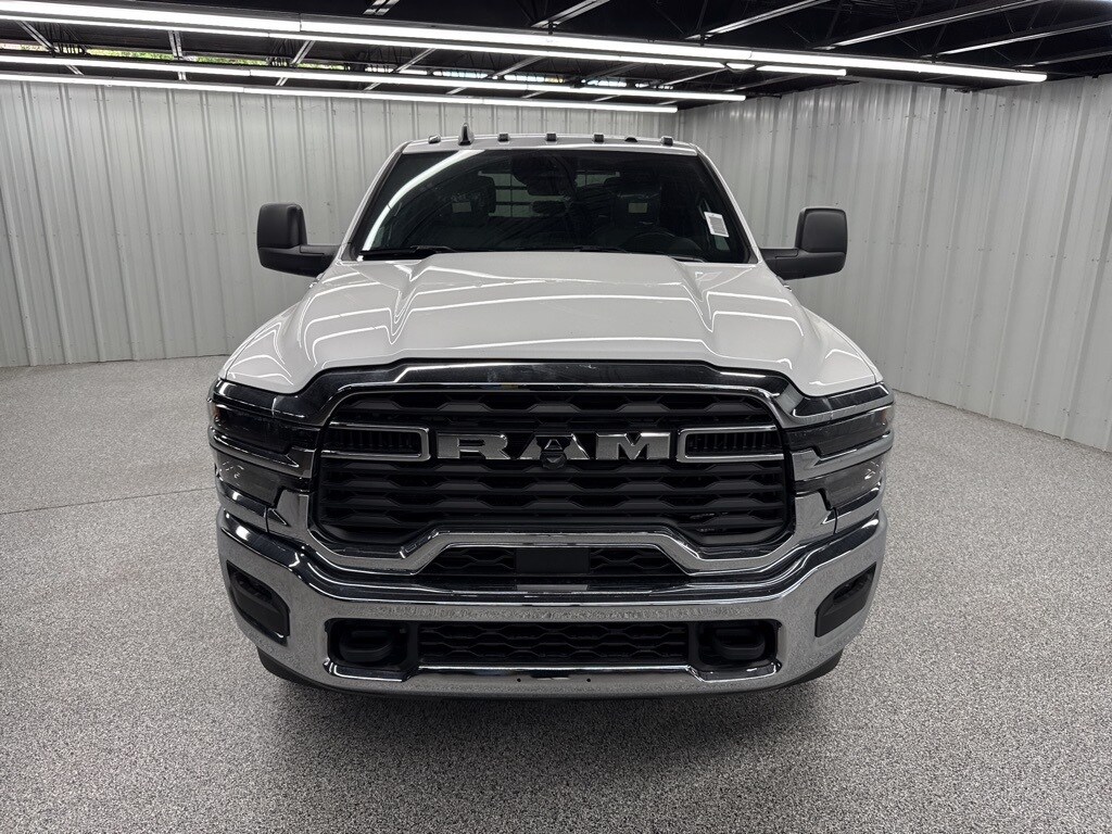 2025 Ram 3500 Tradesman photo 2