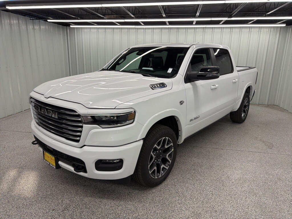 New 2026 Ram 1500 LARAMIE CREW CAB 4X4 5'7 BOX Pickup