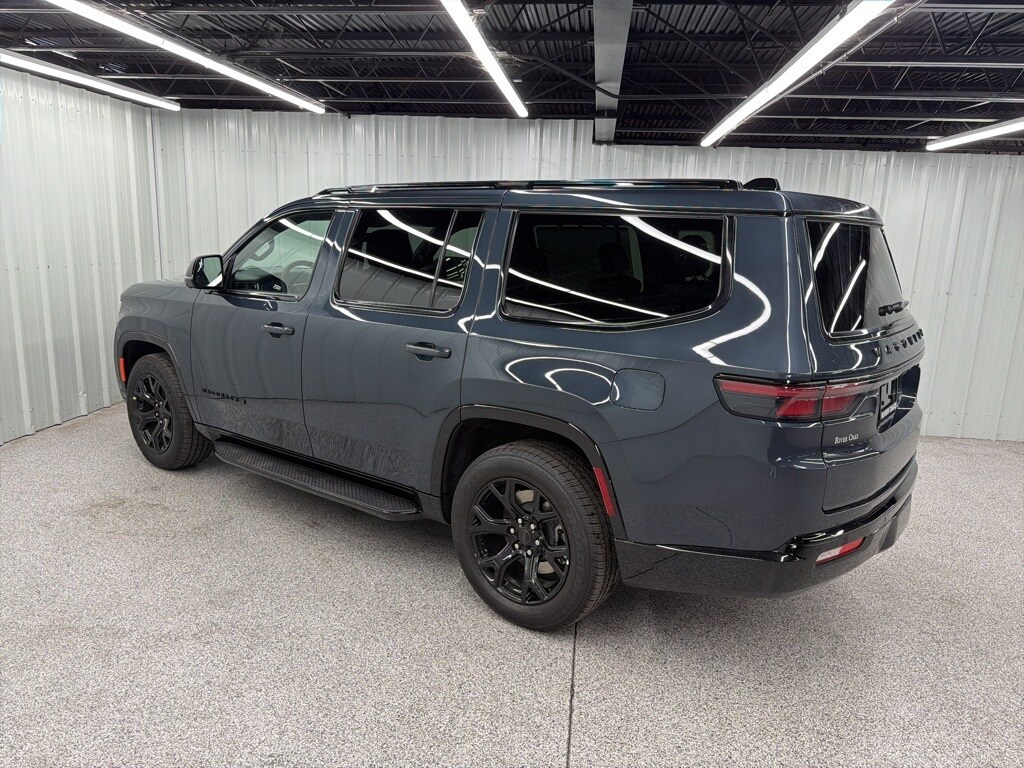 2025 Jeep Wagoneer Carbide photo 4
