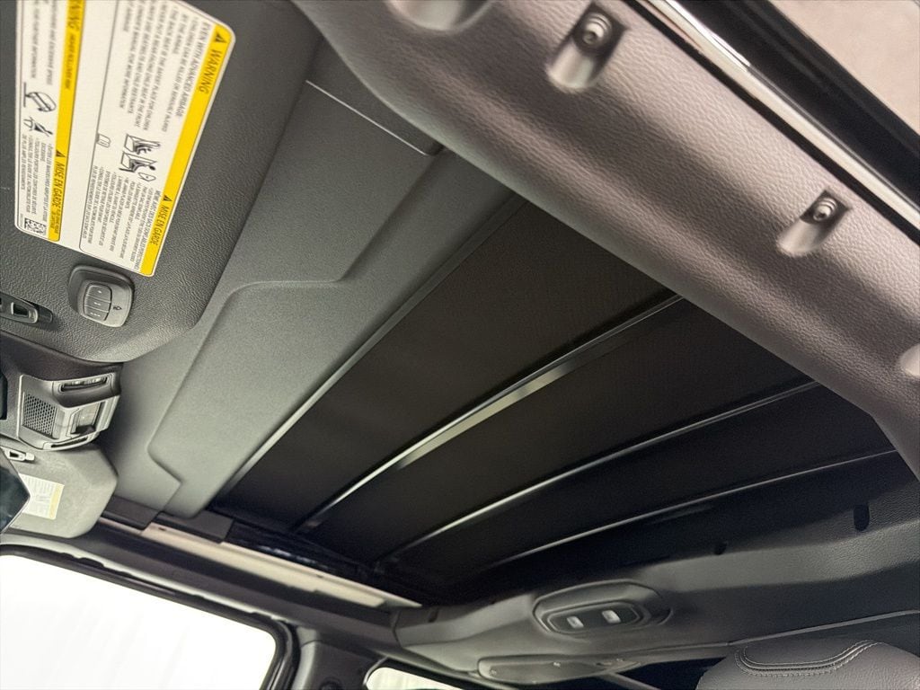 2025 Jeep Wrangler 4-Door Sahara - Photo 18