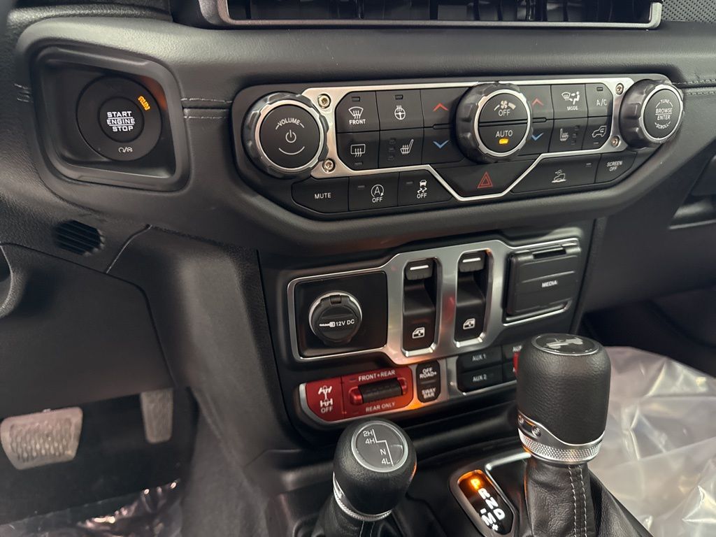 2025 Jeep Wrangler 2-Door Rubicon - Photo 21