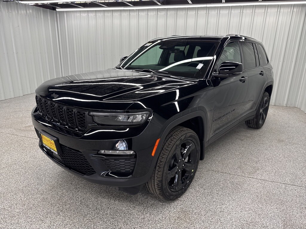 2025 Jeep Grand Cherokee Limited photo 2