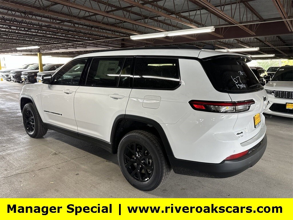 2024 Jeep Grand Cherokee Altitude photo 3