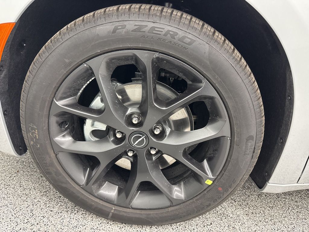 2026 Chrysler Pacifica Select - Photo 10