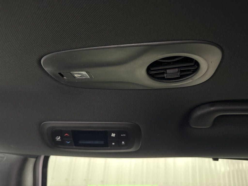 2026 Chrysler Pacifica Select - Photo 14