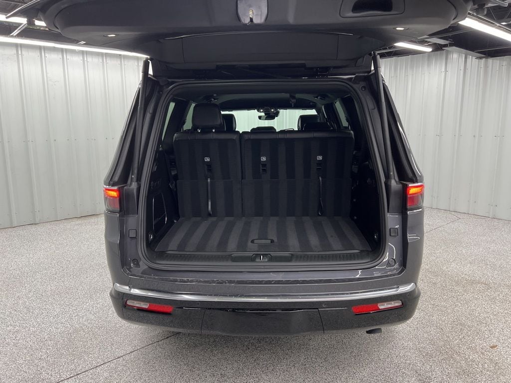 2025 Jeep Wagoneer Series I - Photo 10