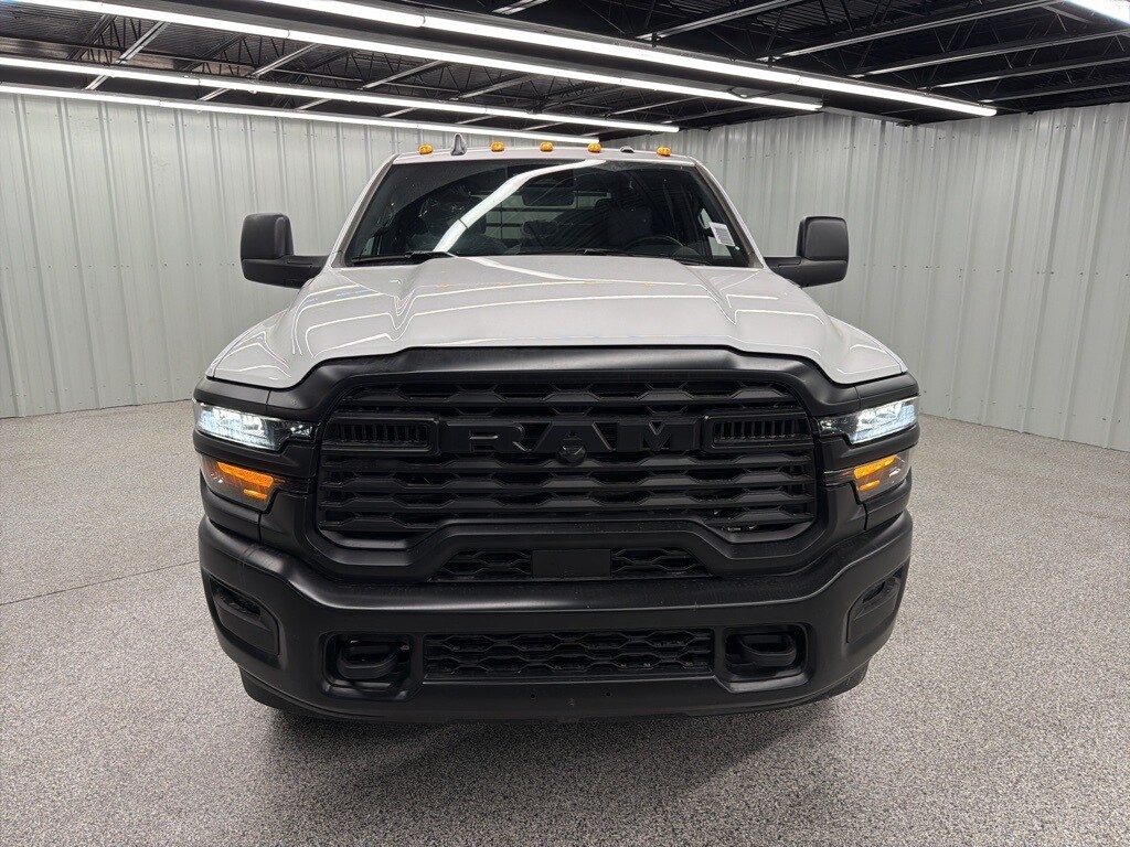 2026 Ram 3500 Tradesman photo 2