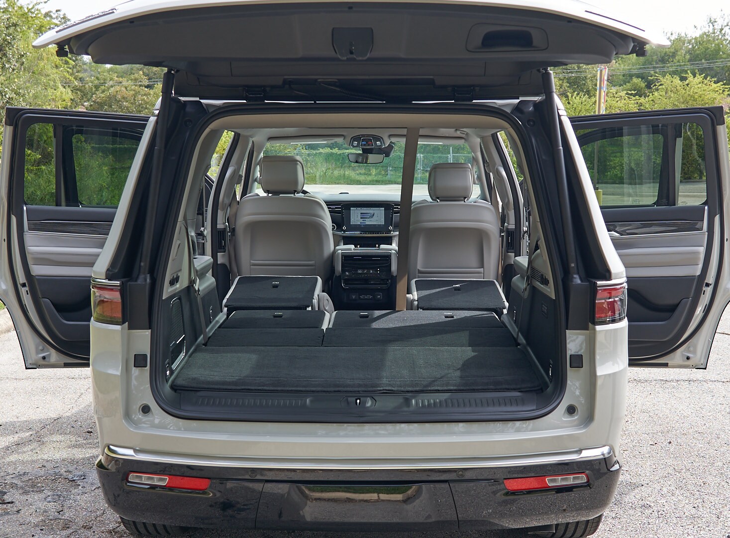 2024 Jeep Wagoneer vs Grand Wagoneer What's the difference?