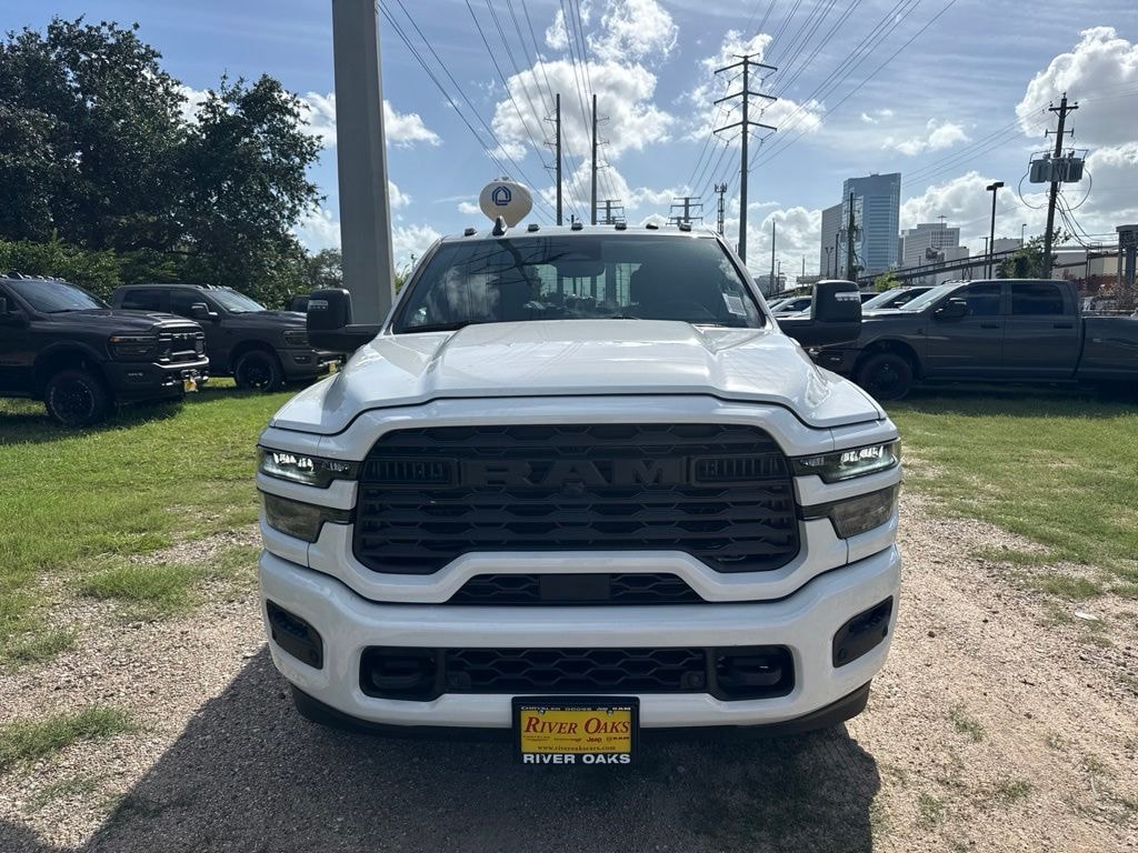 New 2026 Ram 3500 LONE STAR CREW CAB 4X4 8' BOX Pickup