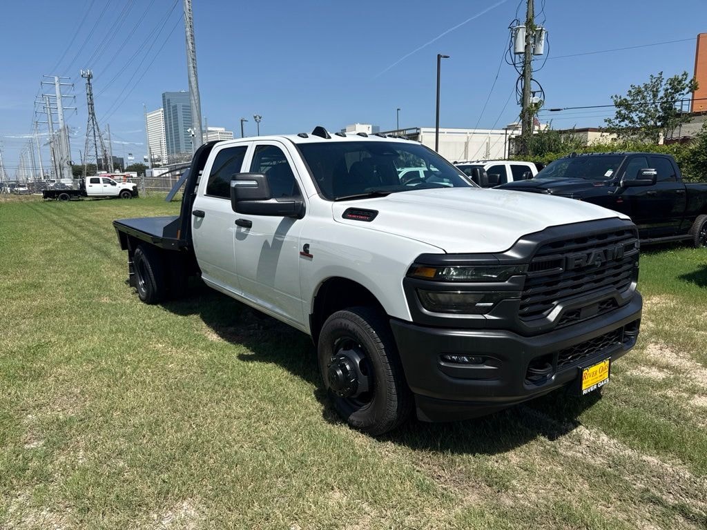 New 2026 Ram 3500 Chassis Cab TRADESMAN CREW 4X4 60' CA Pickup