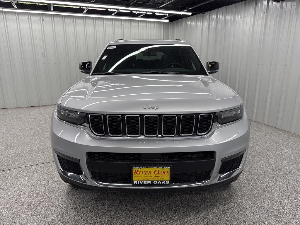 2025 Jeep Grand Cherokee Limited photo 2