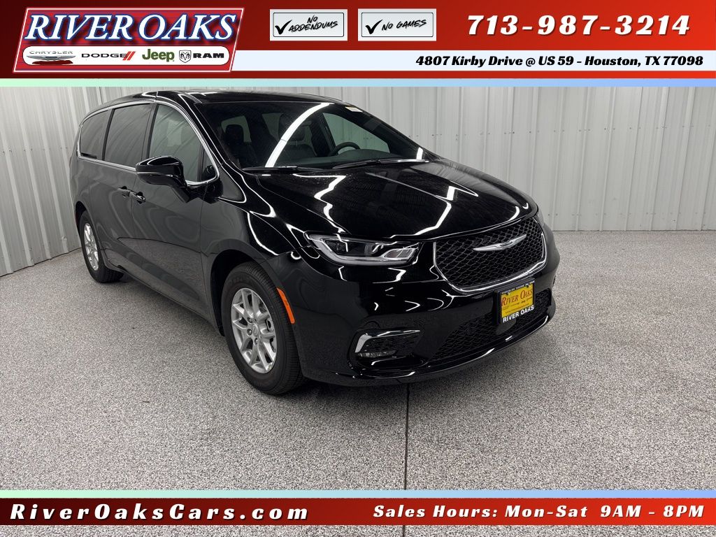 2026 Chrysler Pacifica Passenger Van 