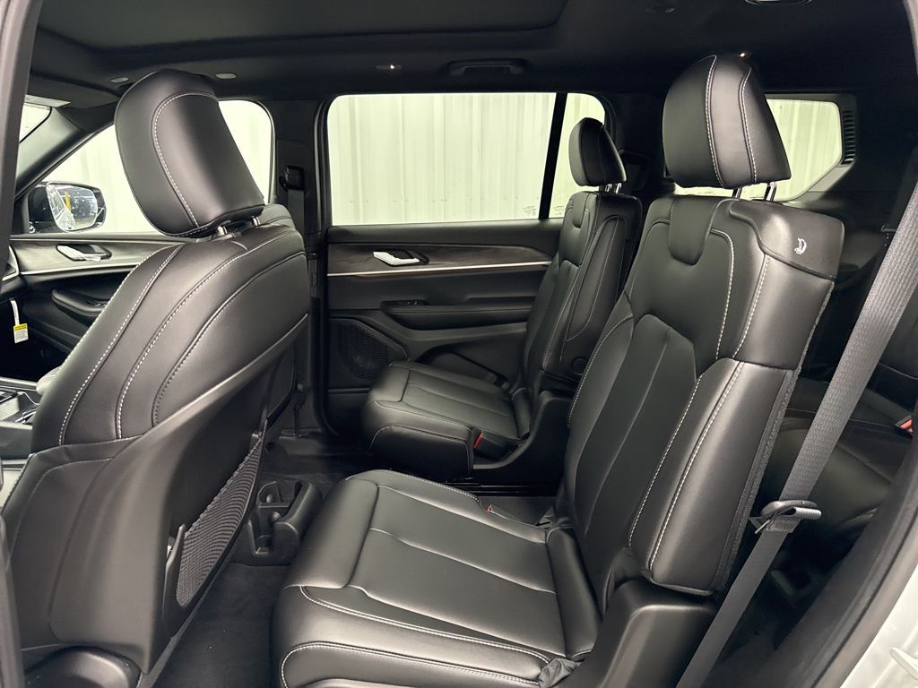 2025 Jeep Grand Cherokee L Limited - Photo 11