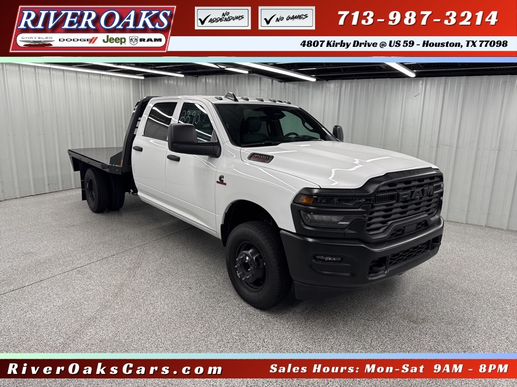 New 2025 Ram 3500 Chassis Cab 3500 TRADESMAN CREW CAB CHASSIS 4X4 60' CA Pickup