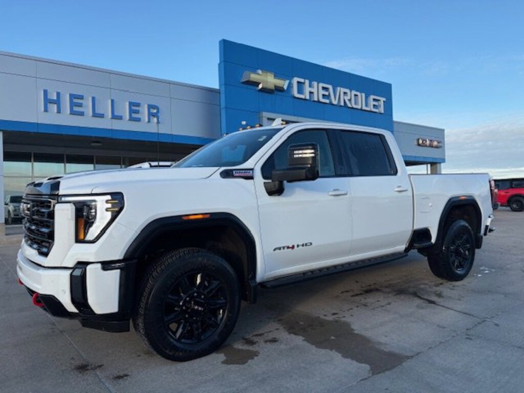 Used 2024 GMC Sierra 2500HD AT4 4WD Crew Cab 159 AT4