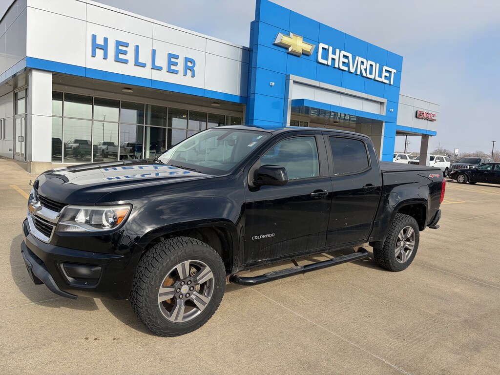Used 2017 Chevrolet Colorado 4WD WT 4WD Crew Cab 128.3 WT