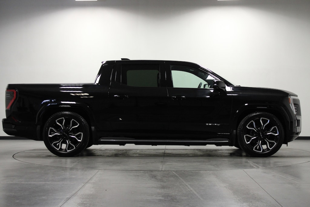 Used 2025 GMC Sierra EV Max Range Denali e4WD Crew Cab Max Range Denali