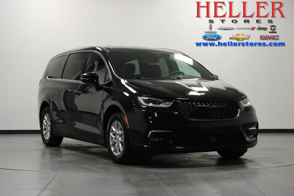 Used 2025 Chrysler Pacifica Select Select FWD