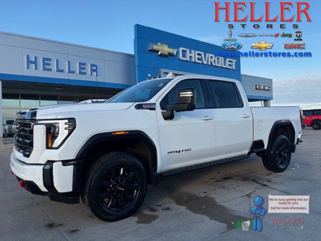 Used 2024 GMC Sierra 2500HD AT4 4WD Crew Cab 159 AT4