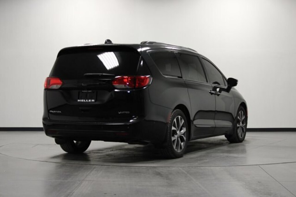Used 2018 Chrysler Pacifica Limited Passenger Van