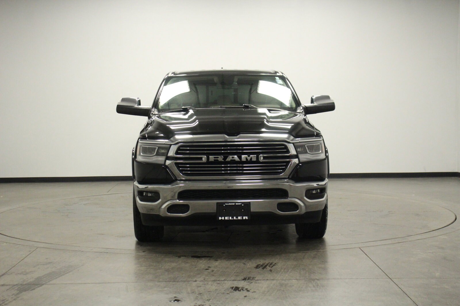 Used 2019 RAM Ram 1500 Pickup Laramie with VIN 1C6SRFRT2KN536198 for sale in Pontiac, IL