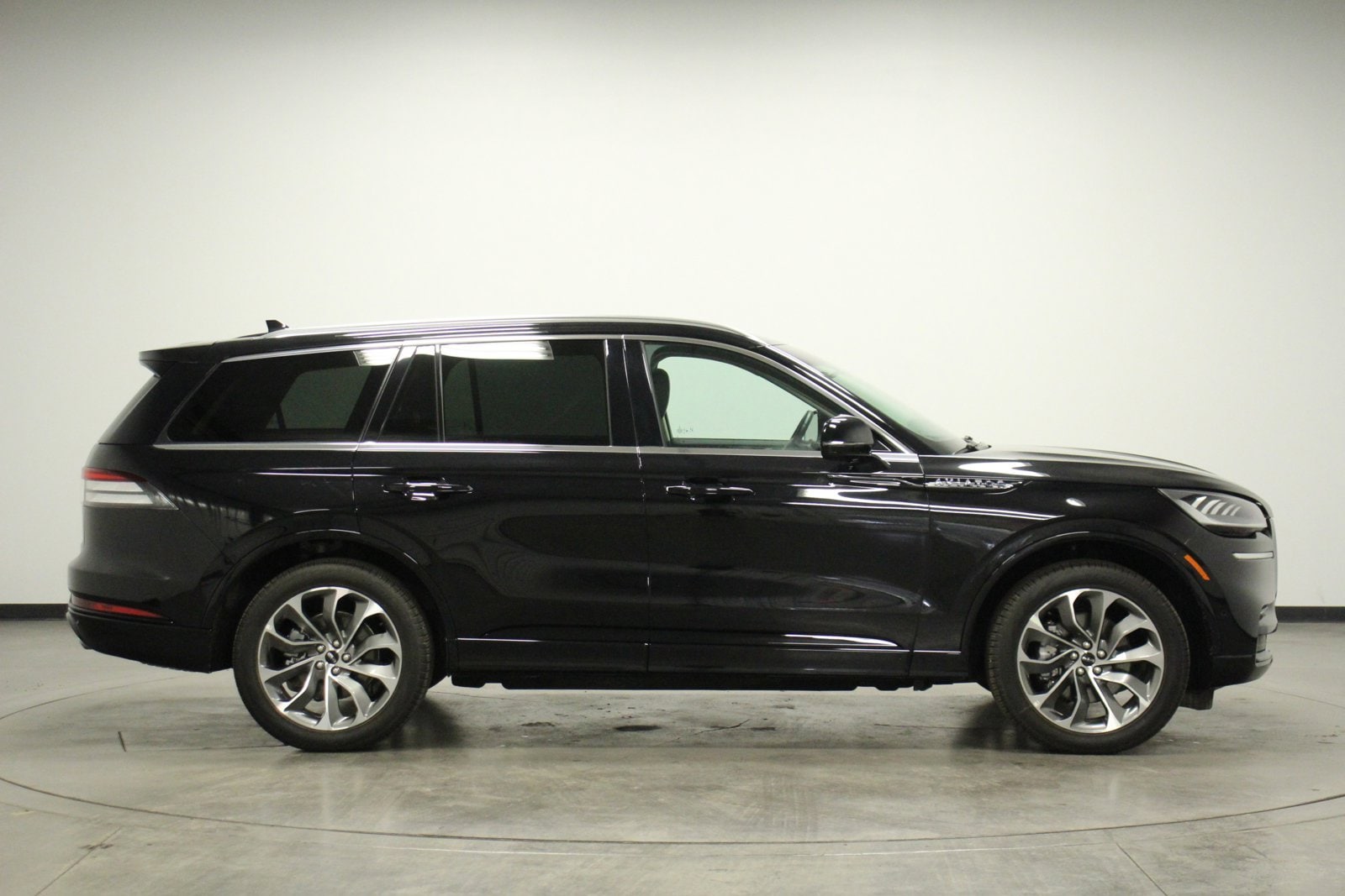 Used 2023 Lincoln Aviator Grand Touring with VIN 5LMYJ8XYXPNL01326 for sale in Pontiac, IL