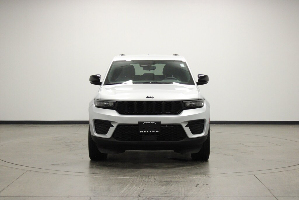 Used 2023 Jeep Grand Cherokee Laredo SUV