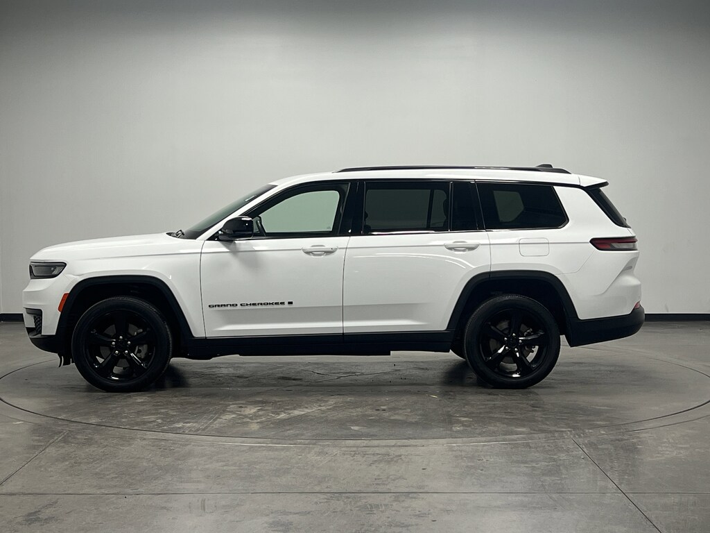 Used 2023 Jeep Grand Cherokee L Laredo SUV