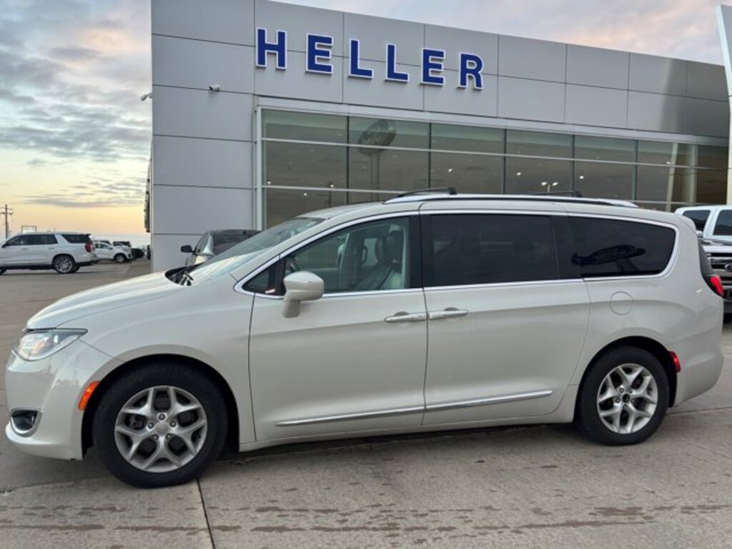 Used 2017 Chrysler Pacifica Touring-L Plus Passenger Van