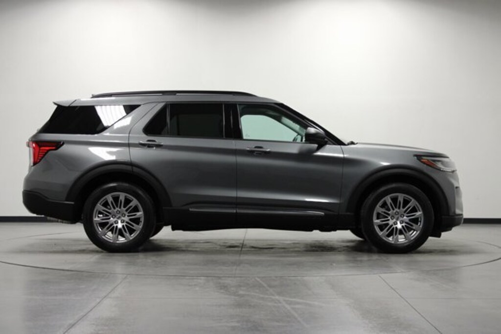 Used 2025 Ford Explorer Active SUV