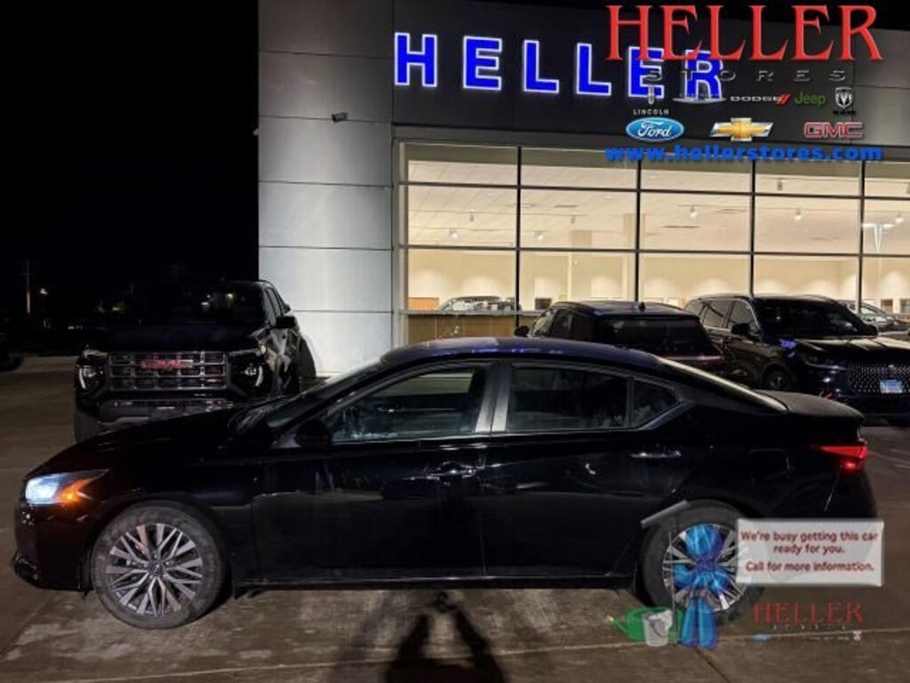 Used 2023 Nissan Altima 2.5 SV Sedan