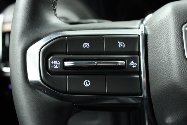 2025 GMC Yukon Denali - Photo 19