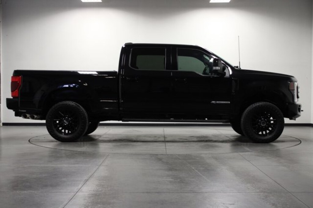 Used 2022 Ford F-350 Lariat Super Duty Crew Cab