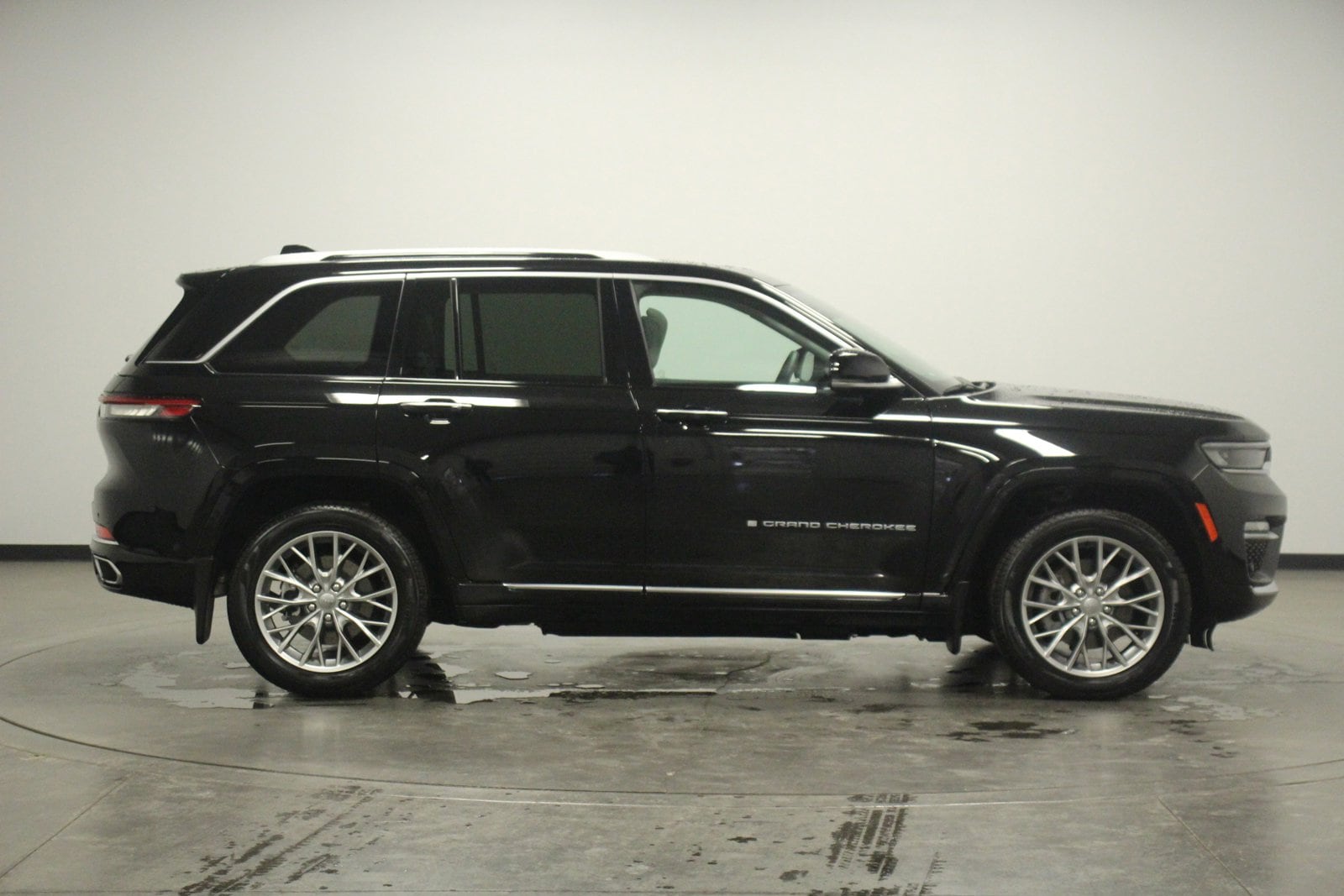 Used 2022 Jeep Grand Cherokee Summit Reserve 4xe with VIN 1C4RJYE6XN8798239 for sale in Pontiac, IL