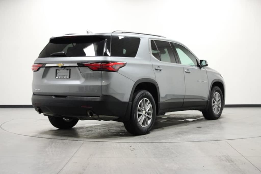 Used 2023 Chevrolet Traverse LT Cloth SUV