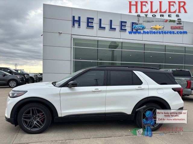 2025 Ford Explorer ST's photo