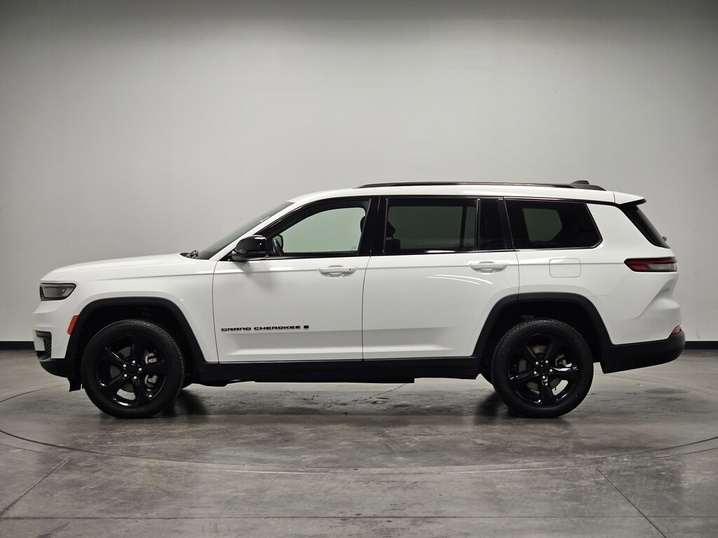 Used 2023 Jeep Grand Cherokee L Laredo SUV