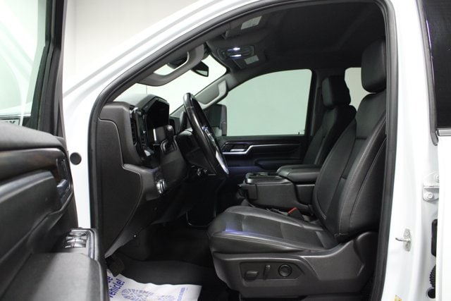 2024 GMC Sierra 3500HD SLT - Photo 11