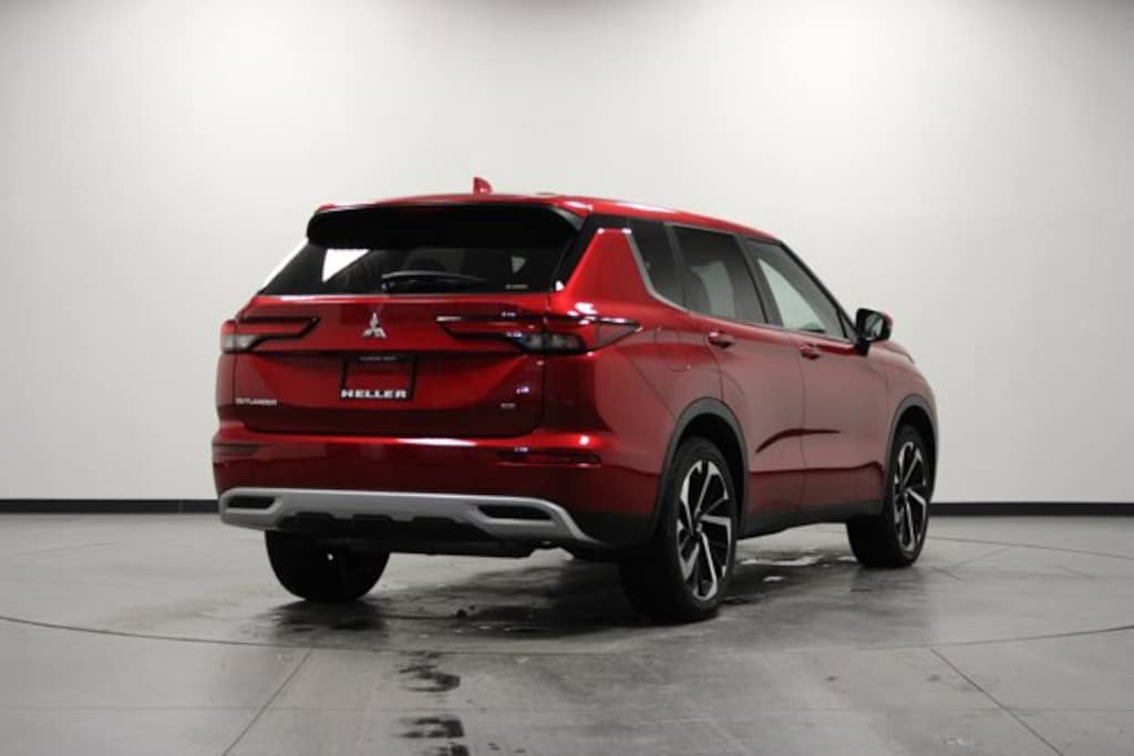 Used 2023 Mitsubishi Outlander SE SUV