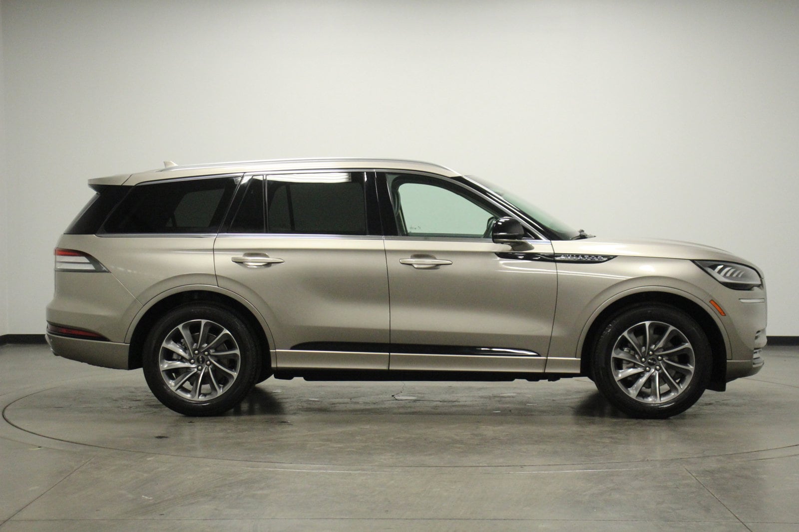 Used 2020 Lincoln Aviator Grand Touring with VIN 5LMYJ8XY6LGL35567 for sale in Pontiac, IL