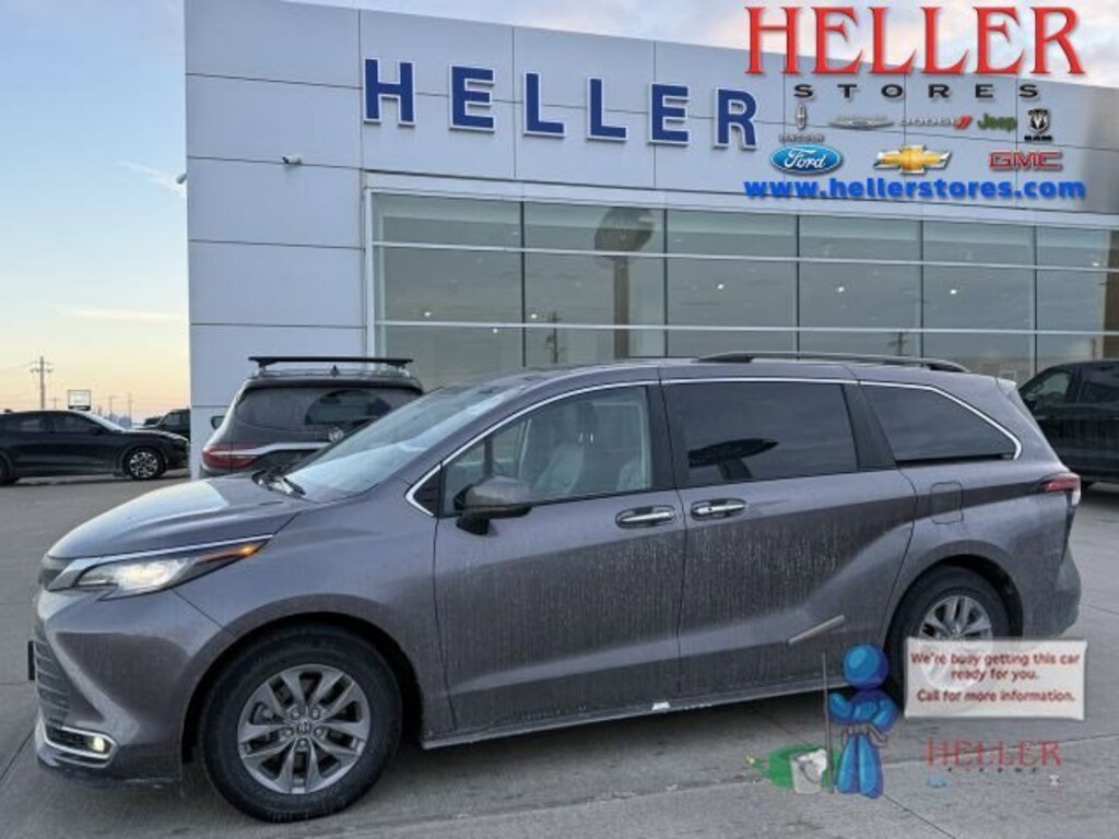 Used 2022 Toyota Sienna XLE 7 Passenger Passenger Van