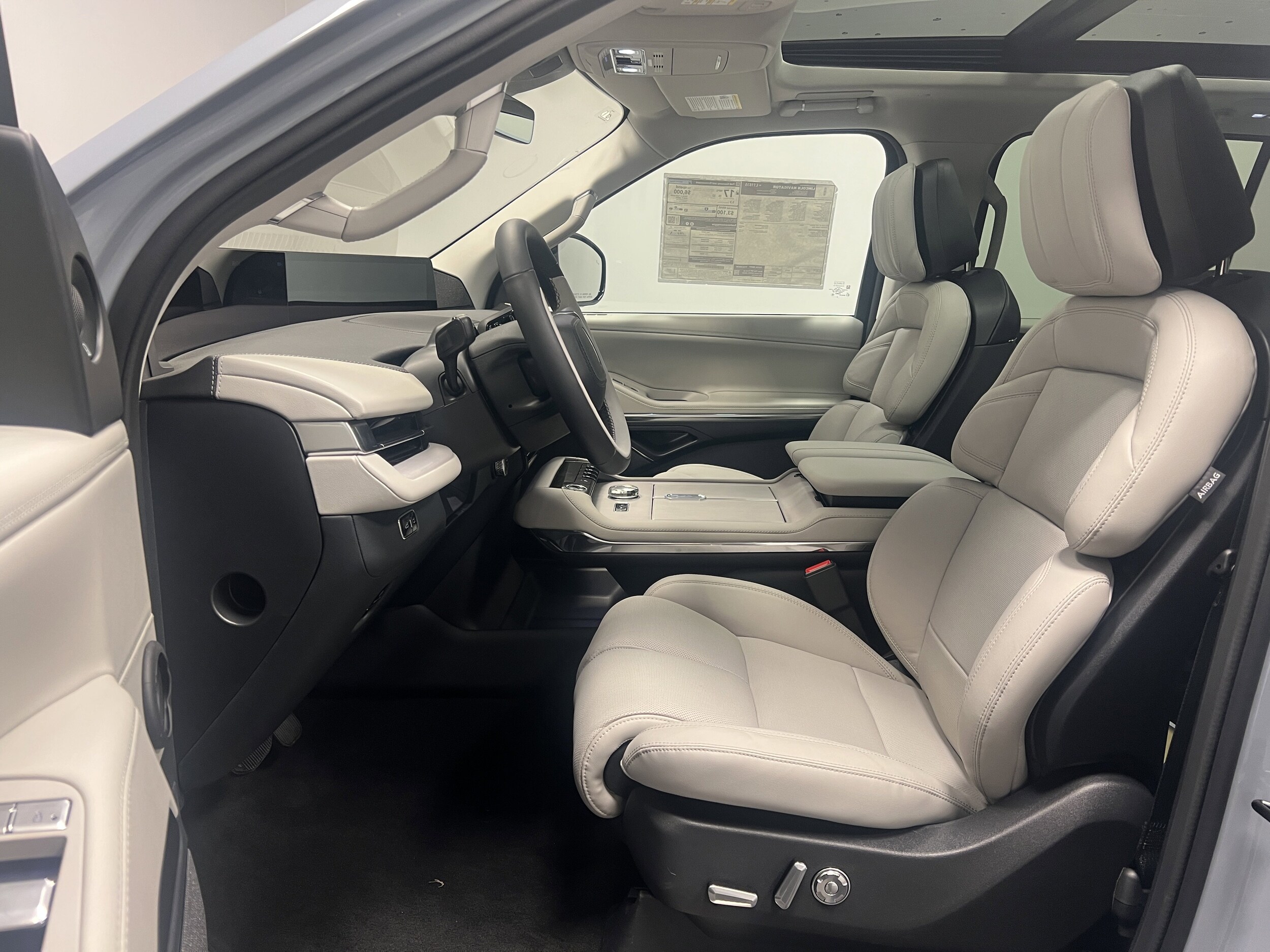 2025 Lincoln Navigator Reserve - Photo 16