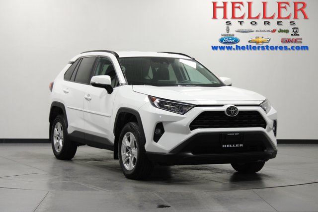 2020 Toyota RAV4 XLE's photo