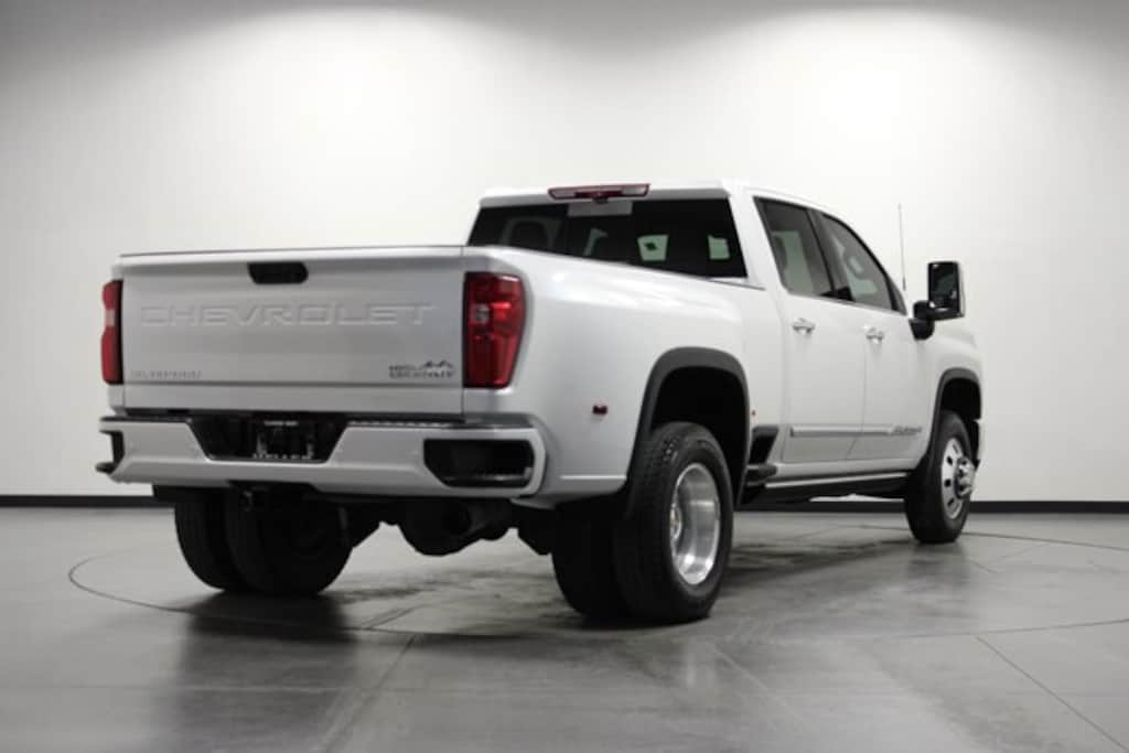 Used 2025 Chevrolet Silverado 3500HD High Country Crew Cab Short Bed Truck