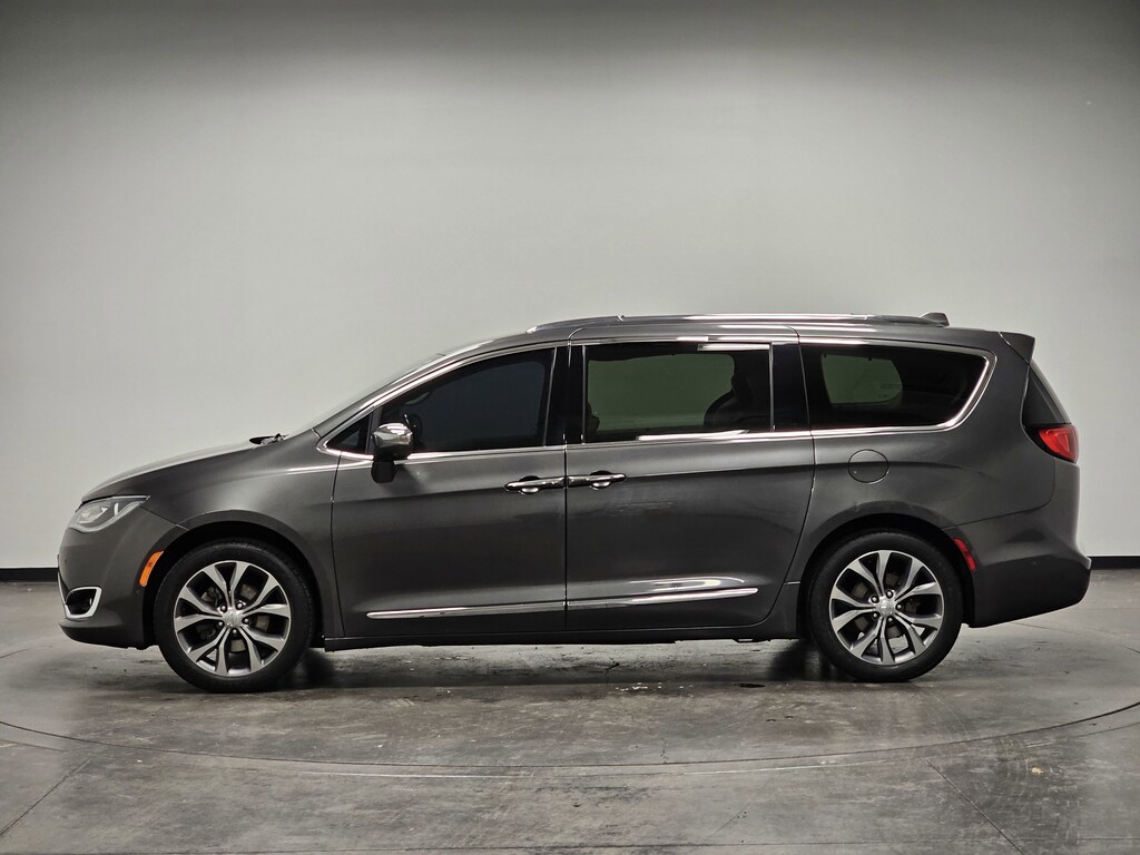 Used 2017 Chrysler Pacifica Limited Passenger Van