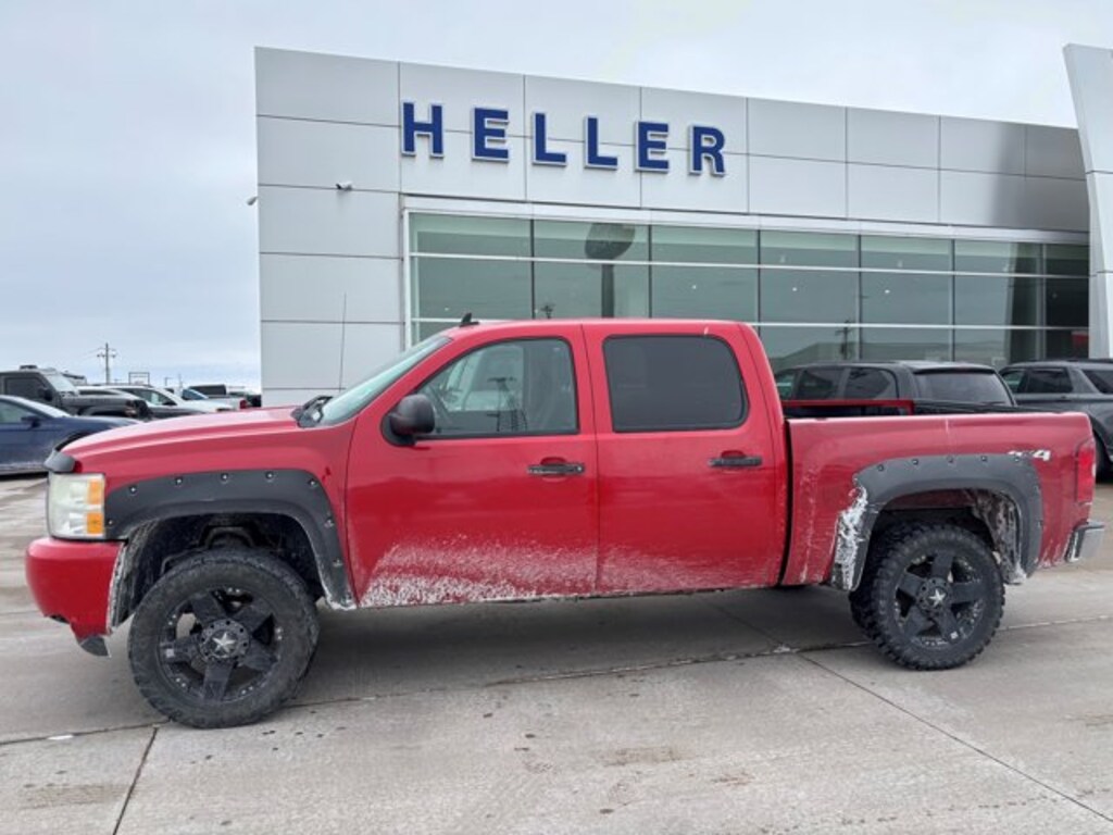 Used 2008 Chevrolet Silverado 1500 LT Crew Cab Truck