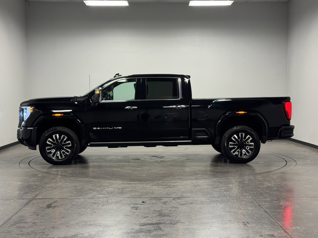 Used 2025 GMC Sierra 2500HD Denali Ultimate Crew Cab Short Bed Truck